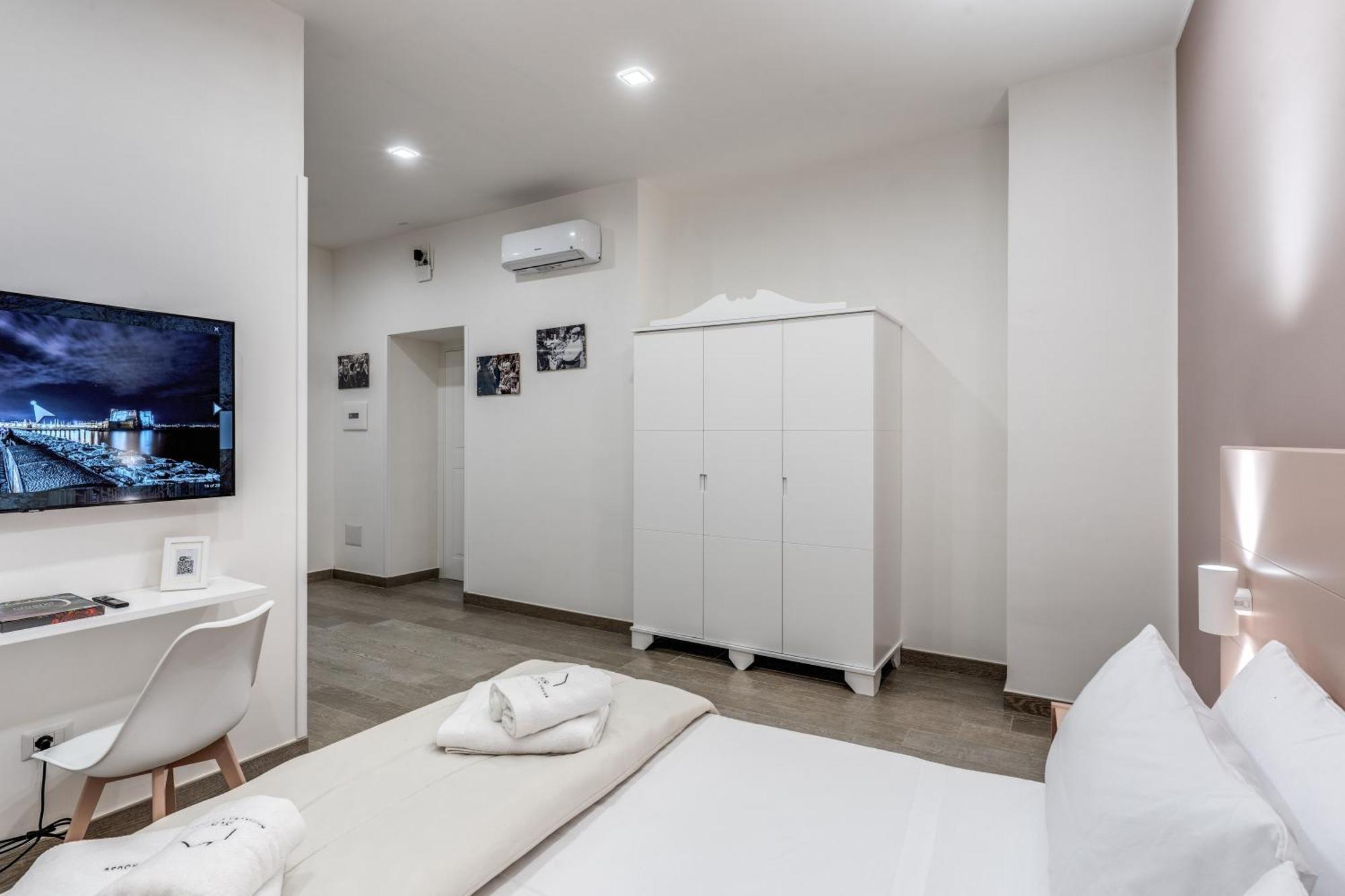 Rafilina's House Bed & Breakfast Napoli